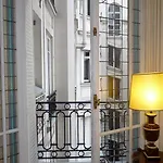 Prestigious 2 Bedroom Near Champs Elysees Παρίσι