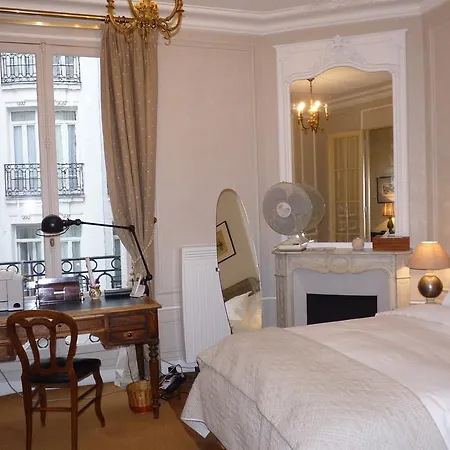 Prestigious 2 Bedroom Near Champs Elysees Apartment *