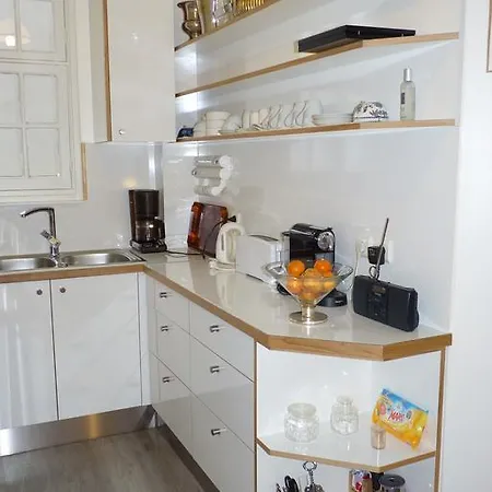 Apartment Prestigious 2 Bedroom Near Champs Elysees