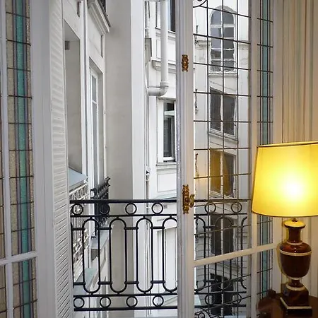 Prestigious 2 Bedroom Near Champs Elysees Paris