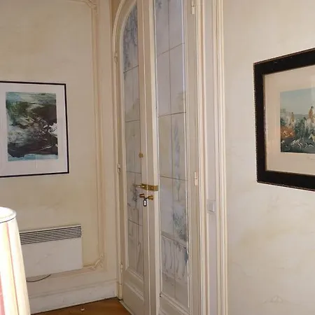 Apartment Prestigious 2 Bedroom Near Champs Elysees