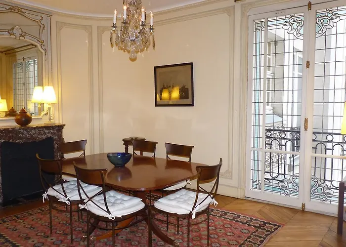 Prestigious 2 Bedroom Near Champs Elysees باريس