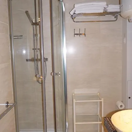 아파트 Prestigious 2 Bedroom Near Champs Elysees 파리